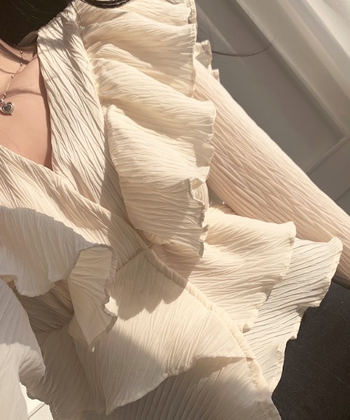 KOR(ケーオーアール)の「ティアードフリルブラウス(シャツ/ブラウス・レディース・アイボリー/ピンクベージュ・FREE)」の5枚目の写真