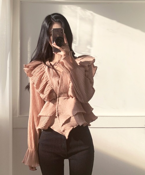 KOR(ケーオーアール)の「ティアードフリルブラウス(シャツ/ブラウス・レディース・アイボリー/ピンクベージュ・FREE)」の7枚目の写真