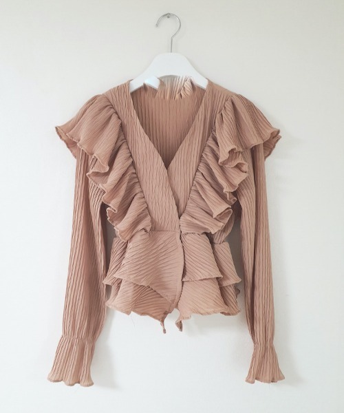 KOR(ケーオーアール)の「ティアードフリルブラウス(シャツ/ブラウス・レディース・アイボリー/ピンクベージュ・FREE)」の11枚目の写真