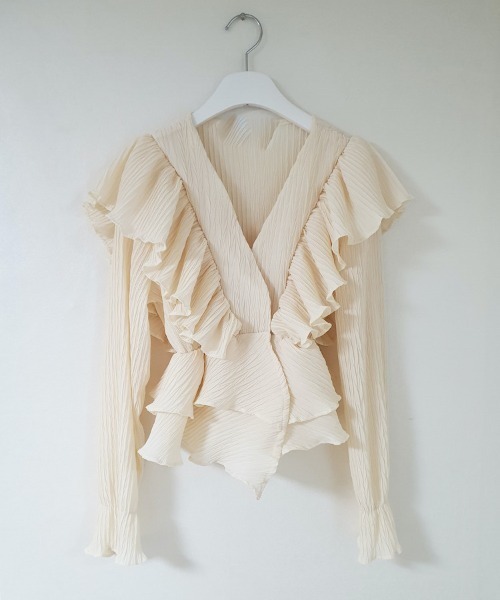 KOR(ケーオーアール)の「ティアードフリルブラウス(シャツ/ブラウス・レディース・アイボリー/ピンクベージュ・FREE)」の12枚目の写真