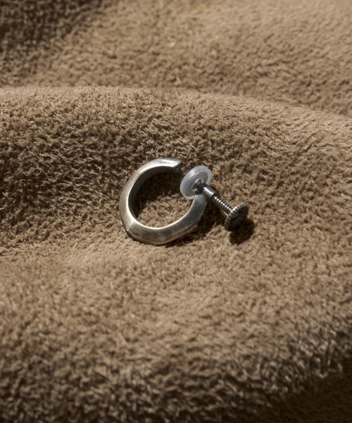 GILD（ギルド）の「GILD ギルド / Undulate hoop earring_small シルバー925 フープイヤリング / G211-ER01（イヤリング・メンズ・シルバー/プラチナム/ゴールド・FREE）」の5枚目の写真