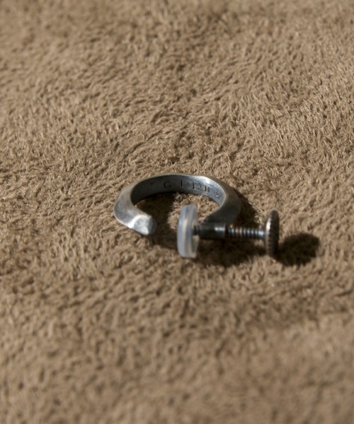 GILD（ギルド）の「GILD ギルド / Undulate hoop earring_small シルバー925 フープイヤリング / G211-ER01（イヤリング・メンズ・シルバー/プラチナム/ゴールド・FREE）」の7枚目の写真
