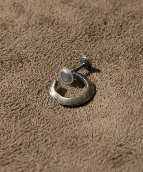 GILD（ギルド）の「GILD ギルド / Undulate hoop earring_small シルバー925 フープイヤリング / G211-ER01（イヤリング・メンズ・シルバー/プラチナム/ゴールド・FREE）」の8枚目の写真
