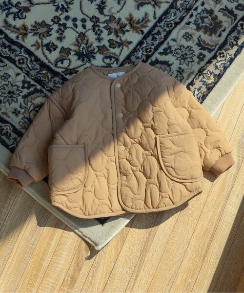 apres les cours（アプレレクール）の「WEB限定 ゆったりシルエットのキルティングアウター（ダウンジャケット/コート・キッズ・グレー/ベージュ/キャメル/カーキ・90/140/80/110/130/120/100）」の3枚目の写真
