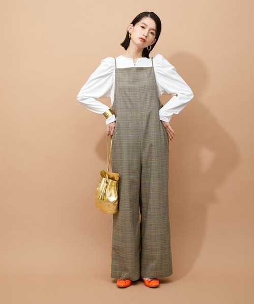 ADAM ET ROPE'(アダムエロペ)の「フロントボタンパフスリーブTEE(Tシャツ/カットソー・レディース・ブラック/ホワイト/ブラック系その他・FREE)」の5枚目の写真