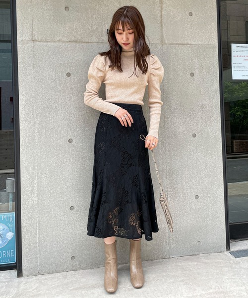 EPIMI E'PIMMY(エピミエピミー)の「ボトルネックパワショルリブニット(ニット/セーター・レディース・オレンジ/ブラック/オフホワイト/ベージュ・MEDIUM)」の6枚目の写真