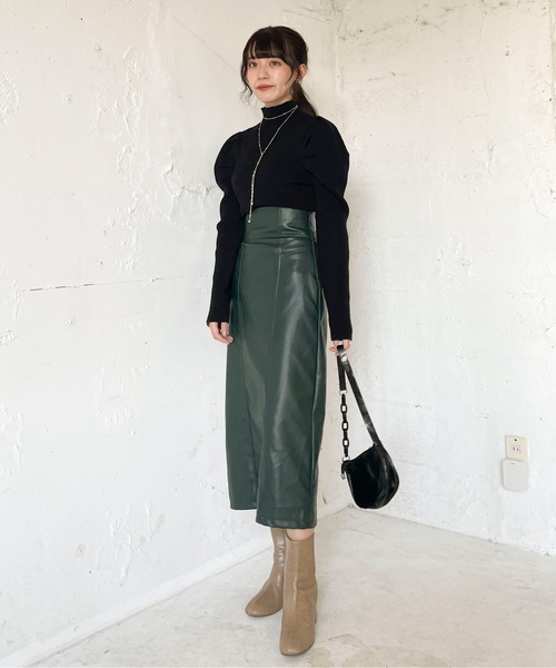 EPIMI E'PIMMY(エピミエピミー)の「ボトルネックパワショルリブニット(ニット/セーター・レディース・オレンジ/ブラック/オフホワイト/ベージュ・MEDIUM)」の20枚目の写真