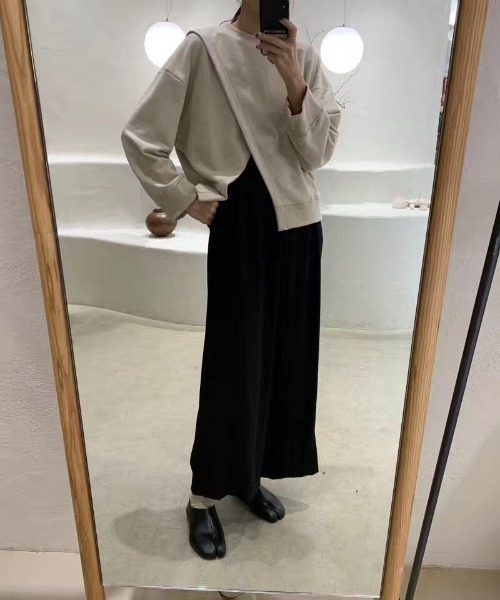yuue' ( wear )（ユーイ）の「アシンメトリー デザインスウェット トップス（スウェット・レディース・ブラック/ベージュ・FREE）」の7枚目の写真