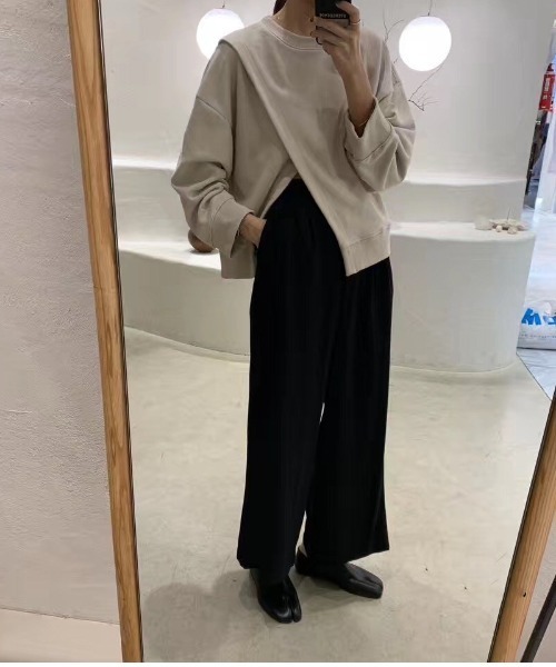 yuue' ( wear )（ユーイ）の「アシンメトリー デザインスウェット トップス（スウェット・レディース・ブラック/ベージュ・FREE）」の18枚目の写真