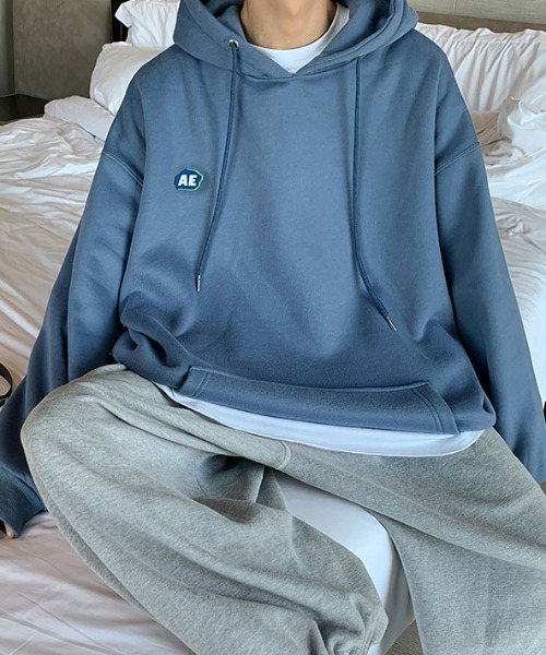 MGV(エムジーヴィー)の「‘AE‘ワンポイントオーバーサイズパーカー(パーカー・メンズ・ホワイト/ブラック/グレー/ブルー/ダークグレー・MEDIUM/LARGE/X-LARGE)」の5枚目の写真