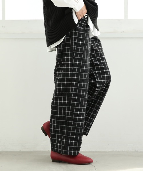 osharewalker（オシャレウォーカー）の「【廃盤】『裏フリースチェック柄ワイドパンツ』（その他パンツ・レディース・ブラック/レッド/ダークグリーン・1/2）」の2枚目の写真