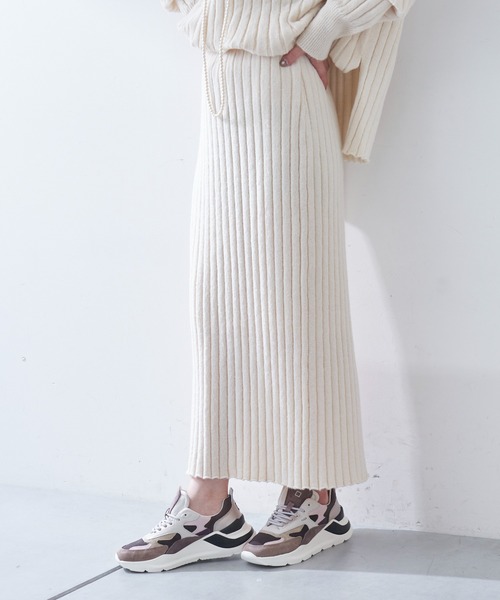 COLLAGE GALLARDAGALANTE（コラージュガリャルダガランテ）の「女性らしさ満点のリブニットセットアップ（セットアップ・レディース・オフホワイト/ミント・FREE）」の4枚目の写真