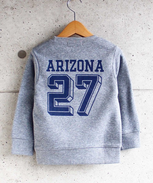 THE CASUAL（カジュアル）の「裏起毛プリントクルーネックトレーナー キッズ（スウェット・キッズ・モカ/ベージュ/ミント/チャコール/ネイビー/ブラック/オートミール/杢グレー/カーキ/ブラウン・120cm/160cm/130cm/150cm/110cm/140cm/100cm）」の3枚目の写真