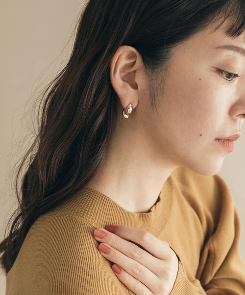 SMELLY(スメリー)の「メタルドロップキャッチピアス(ピアス(両耳用)・レディース・ゴールド・-)」の3枚目の写真