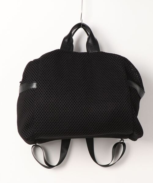 Q(キュー)の「3wayメッシュバッグ(バックパック/リュック・レディース・ブラック/グレイッシュベージュ・ONE SIZE)」の4枚目の写真