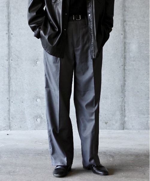 y/m by れぽすけ（イムバイレポスケ）の「センタープレスストレートスラックス（スラックス・メンズ・ベージュ/グレー・MEDIUM/LARGE）」の3枚目の写真