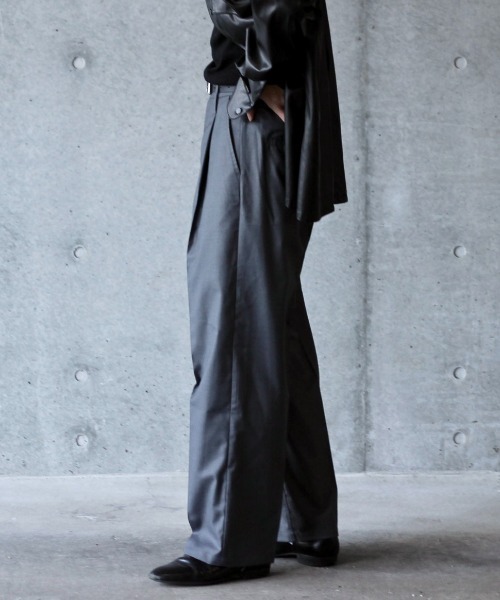 y/m by れぽすけ（イムバイレポスケ）の「センタープレスストレートスラックス（スラックス・メンズ・ベージュ/グレー・MEDIUM/LARGE）」の22枚目の写真