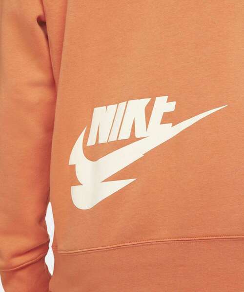 NIKE(ナイキ)の「ナイキ スポーツウェア スポーツ エッセンシャル+ フリース クルー / Nike Sportswear Sport Essentials+ Men's Fleece Crew(スウェット・メンズ・ブラック/オレンジ系その他2・L/M/S/XL/2XL)」の13枚目の写真