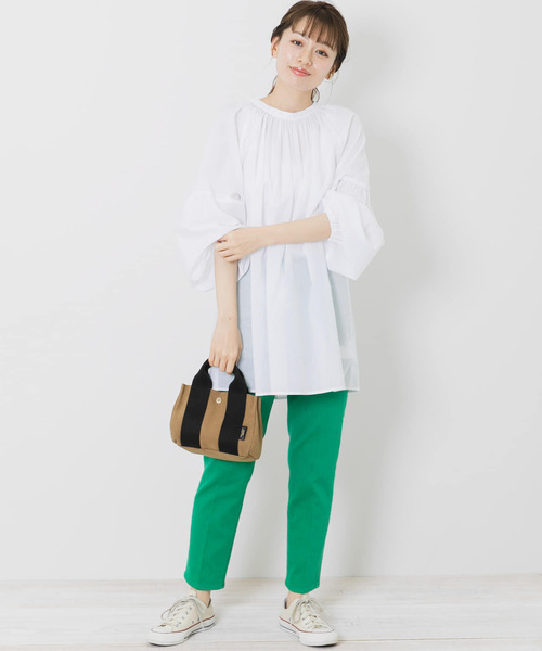 URBAN RESEARCH Sonny Label（アーバンリサーチサニーレーベル）の「コットンローンネックギャザーブラウス（シャツ/ブラウス・レディース・オフホワイト/ブラック/カーキ・FREE）」の12枚目の写真