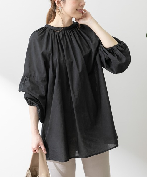 URBAN RESEARCH Sonny Label（アーバンリサーチサニーレーベル）の「コットンローンネックギャザーブラウス（シャツ/ブラウス・レディース・オフホワイト/ブラック/カーキ・FREE）」の13枚目の写真