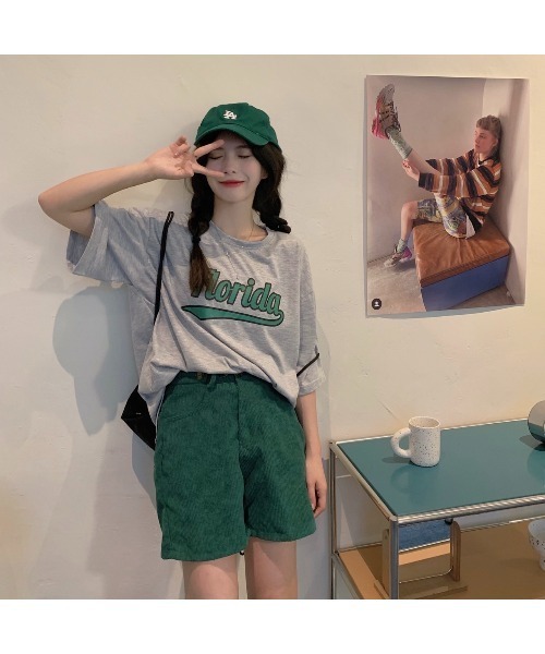 DEVICE（デバイス）の「【UNISEX】オーバーサイズ カレッジロゴ ビッグシルエット Tシャツ（Tシャツ/カットソー・レディース・ホワイト/ブラック/グレー/グリーン・FREE）」の14枚目の写真