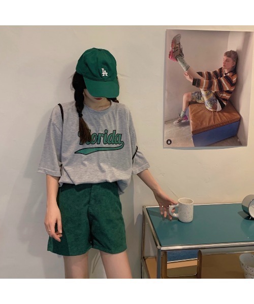 DEVICE（デバイス）の「【UNISEX】オーバーサイズ カレッジロゴ ビッグシルエット Tシャツ（Tシャツ/カットソー・レディース・ホワイト/ブラック/グレー/グリーン・FREE）」の15枚目の写真