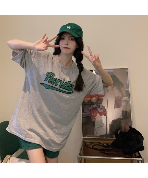 DEVICE（デバイス）の「【UNISEX】オーバーサイズ カレッジロゴ ビッグシルエット Tシャツ（Tシャツ/カットソー・レディース・ホワイト/ブラック/グレー/グリーン・FREE）」の17枚目の写真