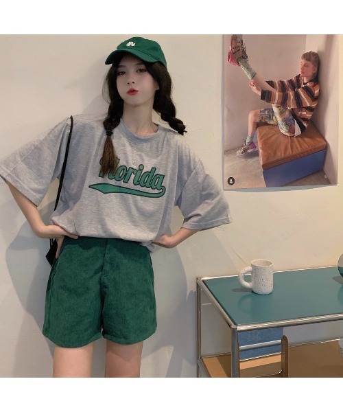 DEVICE（デバイス）の「【UNISEX】オーバーサイズ カレッジロゴ ビッグシルエット Tシャツ（Tシャツ/カットソー・レディース・ホワイト/ブラック/グレー/グリーン・FREE）」の16枚目の写真