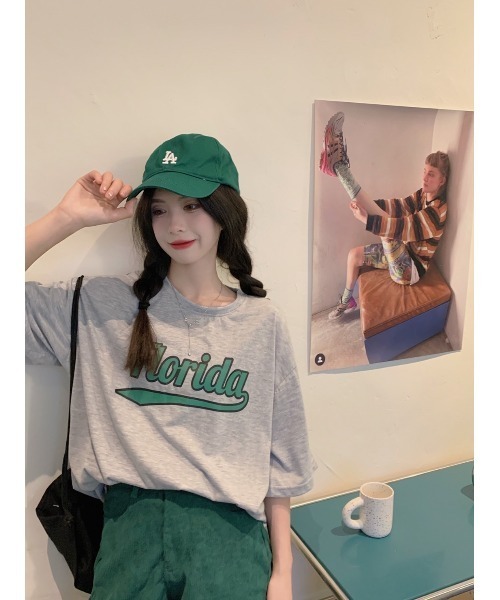 DEVICE（デバイス）の「【UNISEX】オーバーサイズ カレッジロゴ ビッグシルエット Tシャツ（Tシャツ/カットソー・レディース・ホワイト/ブラック/グレー/グリーン・FREE）」の19枚目の写真