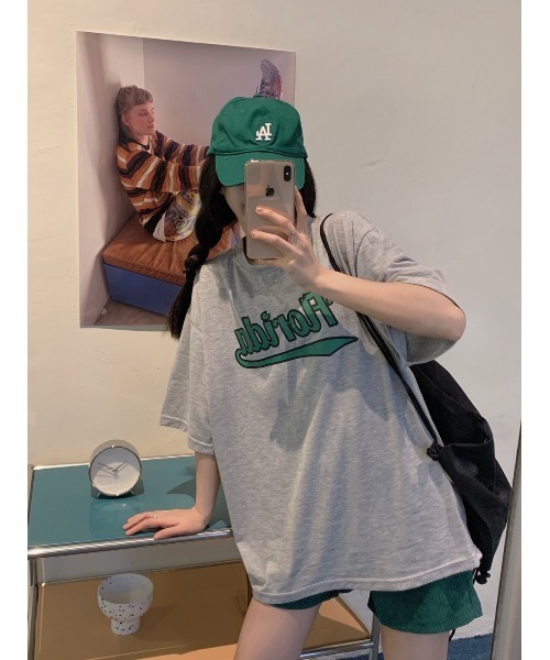 DEVICE（デバイス）の「【UNISEX】オーバーサイズ カレッジロゴ ビッグシルエット Tシャツ（Tシャツ/カットソー・レディース・ホワイト/ブラック/グレー/グリーン・FREE）」の20枚目の写真