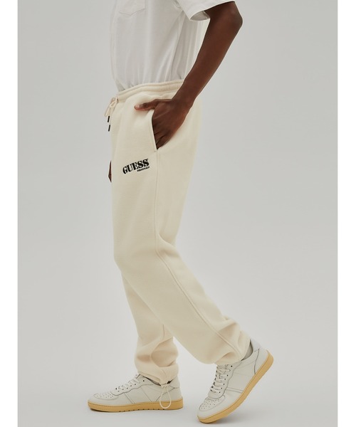Guess（ゲス）の「GUESS Originals Logo Jogger Pants（スウェットパンツ・メンズ・ブラック/ホワイト・SMALL/MEDIUM/LARGE/X-LARGE）」の3枚目の写真