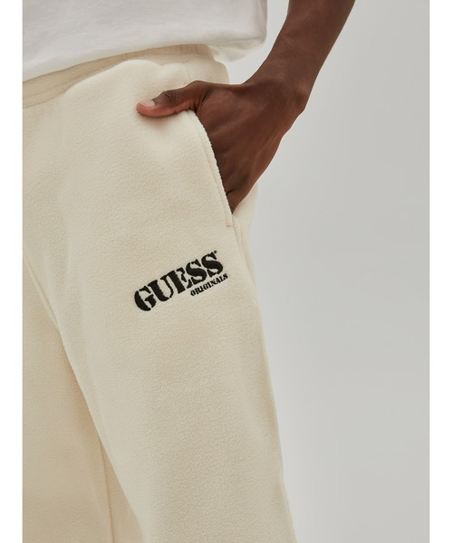 Guess（ゲス）の「GUESS Originals Logo Jogger Pants（スウェットパンツ・メンズ・ブラック/ホワイト・SMALL/MEDIUM/LARGE/X-LARGE）」の6枚目の写真