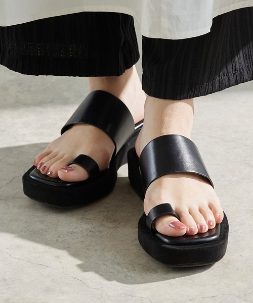 menue（メヌエ）の「スクエアトゥフラット親指トングサンダル（サンダル・レディース・ブラック/ダークブラウン/アイボリー/ベージュ系その他/キャメル・LL/3L/S/M/L/XS）」の18枚目の写真