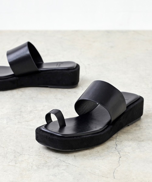 menue（メヌエ）の「スクエアトゥフラット親指トングサンダル（サンダル・レディース・ブラック/ダークブラウン/アイボリー/ベージュ系その他/キャメル・LL/3L/S/M/L/XS）」の16枚目の写真