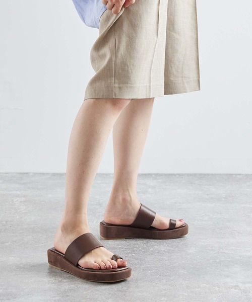menue（メヌエ）の「スクエアトゥフラット親指トングサンダル（サンダル・レディース・ブラック/ダークブラウン/アイボリー/ベージュ系その他/キャメル・LL/3L/S/M/L/XS）」の22枚目の写真