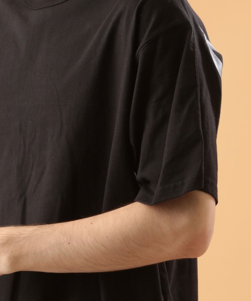 AVIREX（アヴィレックス）の「ビッグ ロゴ ルーズフィット Tシャツ 4 / S/S BIG LOGO LOOSE FIT T-SHIRT 4 / アヴィレックス / AVIREX（Tシャツ/カットソー・メンズ・ブラック/オフホワイト/グリーン/パープル/カーキ・MEDIUM/X-LARGE/LARGE/XX-LARGE）」の21枚目の写真