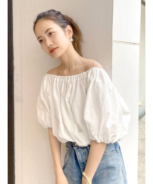 Ungrid(アングリッド)の「リネン混ボリュームオフショルブラウス(シャツ/ブラウス・レディース・ブラック/オフホワイト/イエロー・FREE)」の4枚目の写真