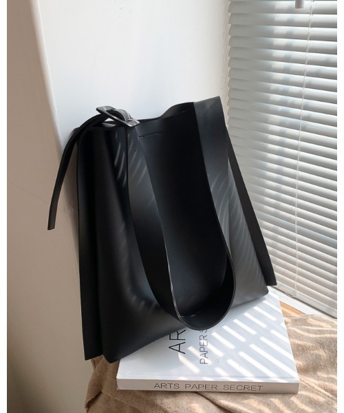 Ritzy（リッツィー）の「スクエアショルダーバッグ（ショルダーバッグ・レディース・ブラック/ベージュ/ブラウン/アイボリー・FREE）」の3枚目の写真