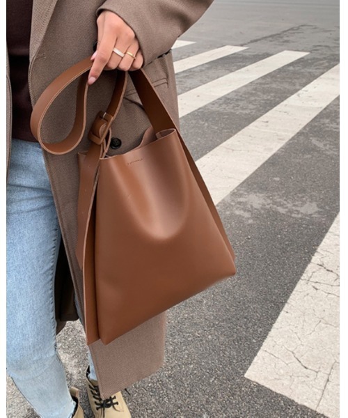 Ritzy（リッツィー）の「スクエアショルダーバッグ（ショルダーバッグ・レディース・ブラック/ベージュ/ブラウン/アイボリー・FREE）」の16枚目の写真