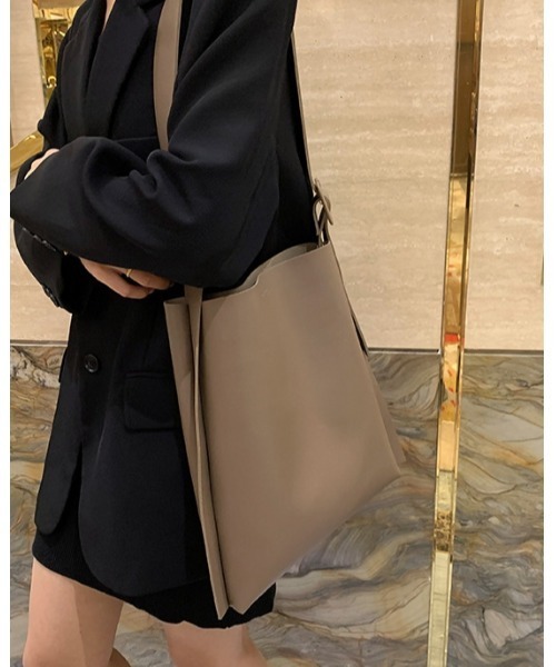 Ritzy（リッツィー）の「スクエアショルダーバッグ（ショルダーバッグ・レディース・ブラック/ベージュ/ブラウン/アイボリー・FREE）」の19枚目の写真