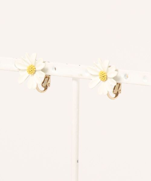 Three Four Time(スリーフォータイム)の「カラーフラワーイヤリング(イヤリング・レディース・ピンク/ホワイト/グリーン/イエロー・FREE)」の8枚目の写真