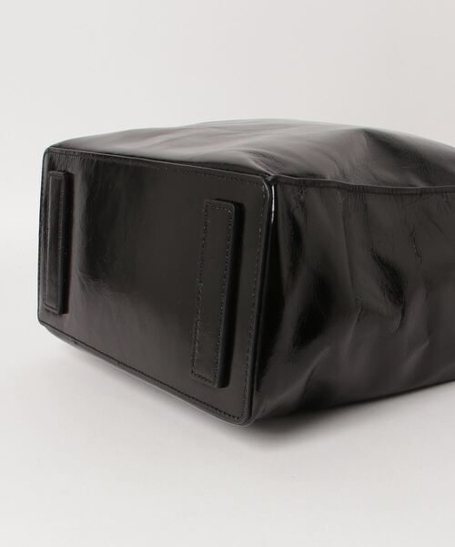 ALLSAINTS レザー ボディバッグ 黒 ALLSAINTS（オールセインツ）の「KITA LEATHER CROSSBODY BAG