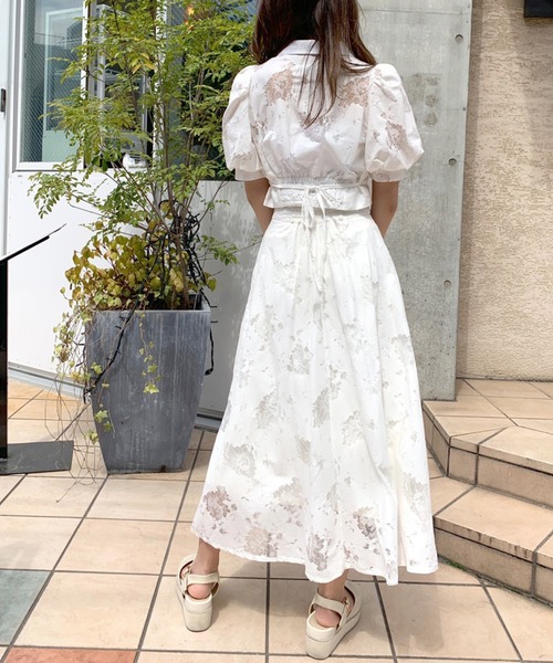 FOXEYBOUTIQUE オフホワイト色 フレアスカート レース装飾付き センスのいい お歳暮 FOXEYBOUTIQUE オフホワイト色 フレア
