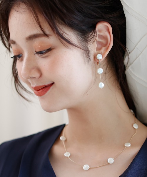 PourVous(プールヴー)の「フラット パール イヤリング&ピアス 結婚式 同窓会 オケージョン お呼ばれ (ピアス(両耳用)・レディース・ゴールド/ゴールド系その他・FREE)」の8枚目の写真