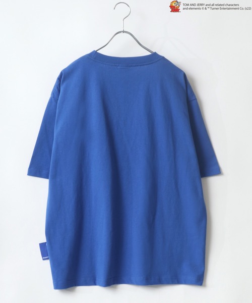Tom＆Jerry（トムアンドジェリー）の「Tom＆Jerry/トム＆ジェリー アーチロゴ リンガー ファイヤーカー ビッグシルエットTシャツ（Tシャツ/カットソー・レディース・ホワイト/ブラック系その他2/パープル系その他/ホワイト系その他2/ホワイト系その他3/ブラック系その他/ホワイト系その他/グレー/ブルー・M/L）」の18枚目の写真