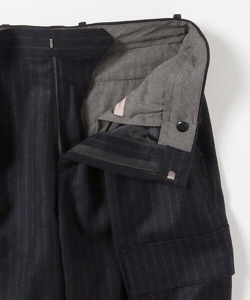 BEAMS LIGHTS(ビームスライツ)の「BEAMS LIGHTS / フラノ ストライプ カーゴ スラックス(スラックス・メンズ・ネイビー/グレー・SMALL/MEDIUM/LARGE)」の6枚目の写真