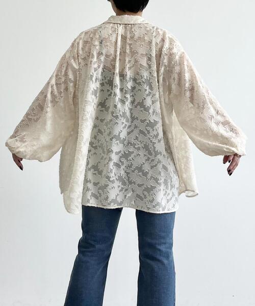CITEN（シテン）の「＜CITEN＞カットジャカードボリュームスリーブ シャツ（シャツ/ブラウス・レディース・ライトブルー/ブラック/オフホワイト・FREE）」の2枚目の写真
