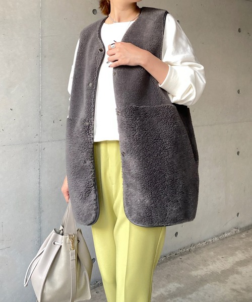 DouDou(ドゥドゥ)の「リバーシブル異素材切替ファーベスト(その他アウター・レディース・ベージュ/ブラウン・FREE)」の10枚目の写真