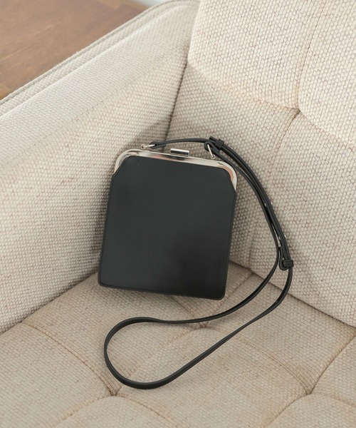 LAKOLE（ラコレ）の「がま口スクエアミニショルダーバッグ / 353294（ショルダーバッグ・レディース・ブラック/グリーン/グレイッシュベージュ/ダークグリーン・FREE）」の2枚目の写真