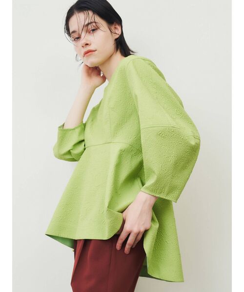 ELENDEEK（エレンディーク）の「コクーンスリーブペプラムジャガードブラウス（シャツ/ブラウス・レディース・ブラック/ライトグリーン/ライトベージュ・FREE）」の4枚目の写真